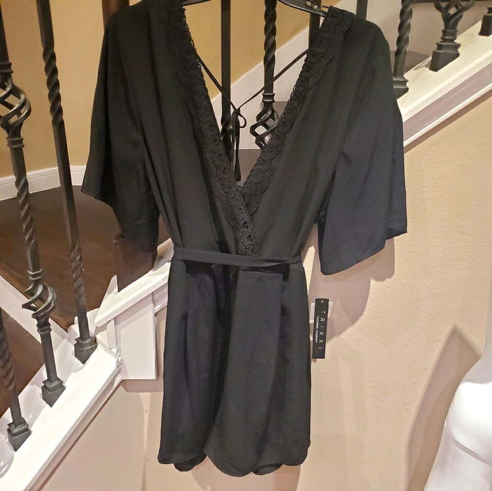 NWT Trixxi Blk short sleeve short romper in 3X